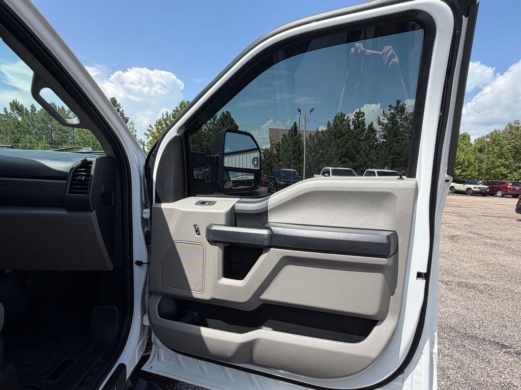 Used 2021 White Ford XL image 8