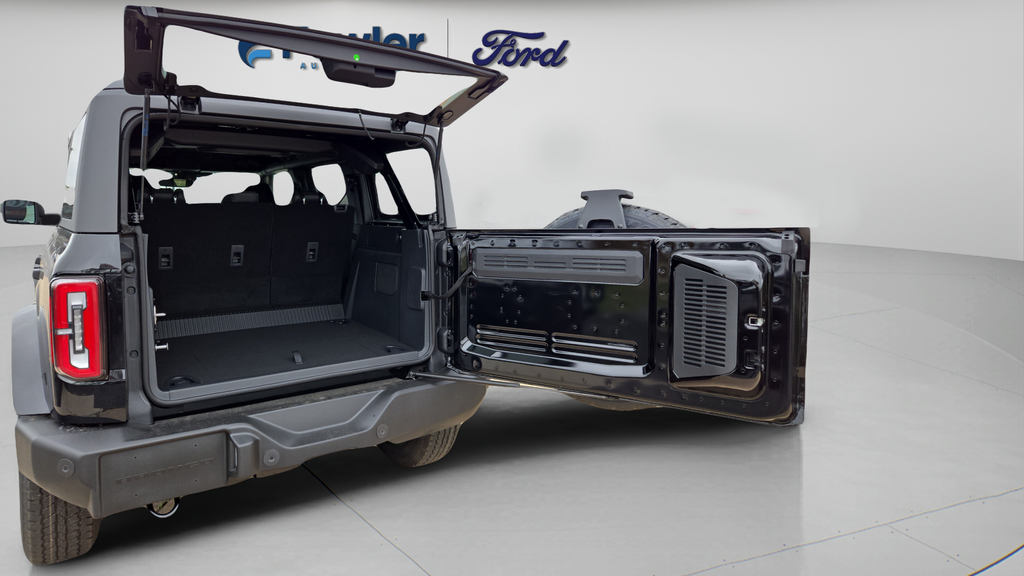 New 2026 Shadow Black Ford Outer Banks® image 28