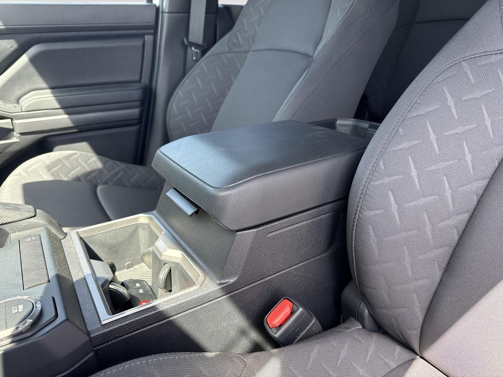 2025 Toyota Tacoma SR5 - Photo 21