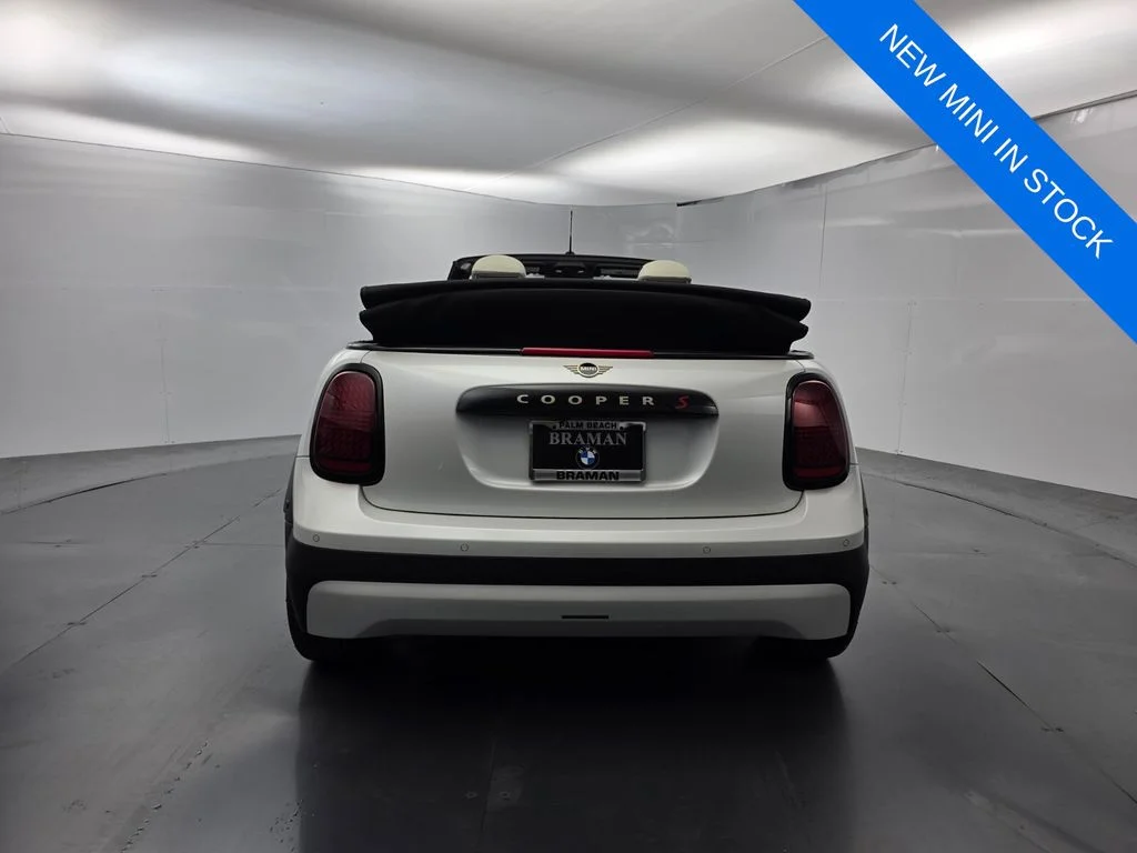 New 2026 White MINI Signature Plus image 5
