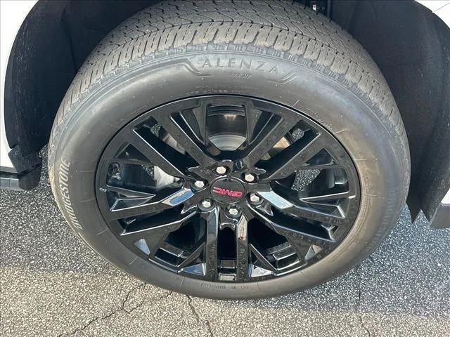 Used 2024 White GMC Denali image 38
