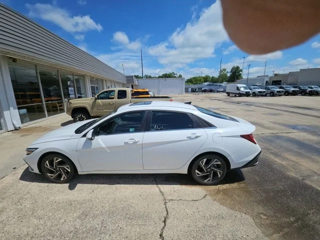 2024 Hyundai Elantra 2.0 SEL IVT's photo