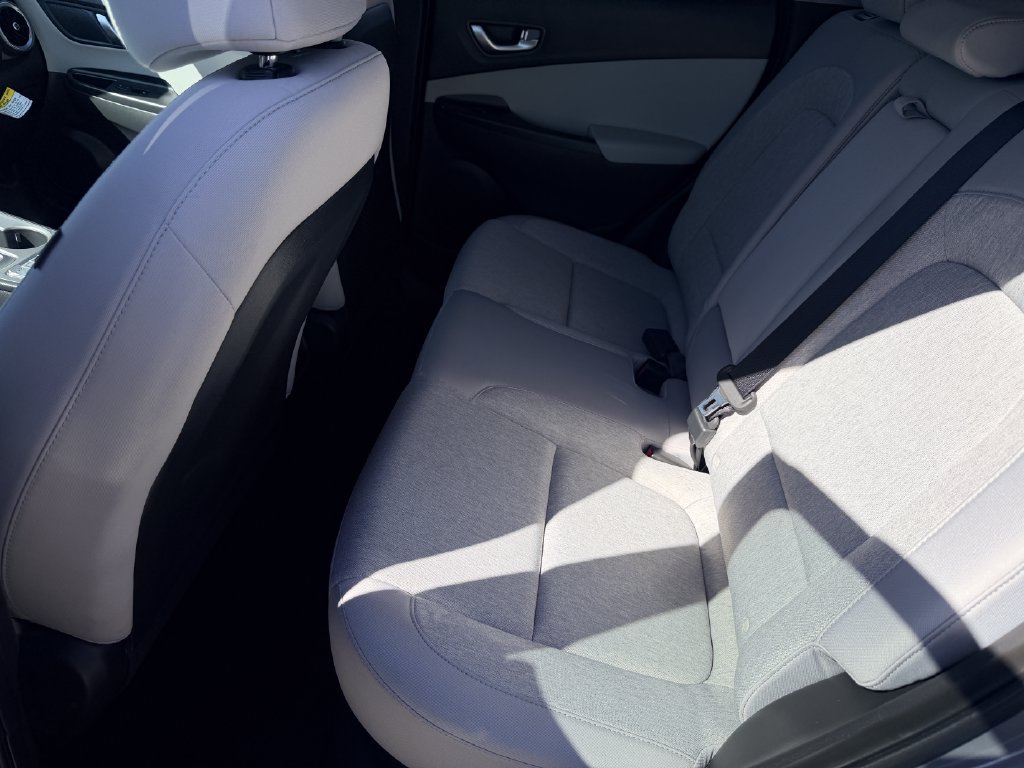 2023 Hyundai Kona EV SE - Photo 17
