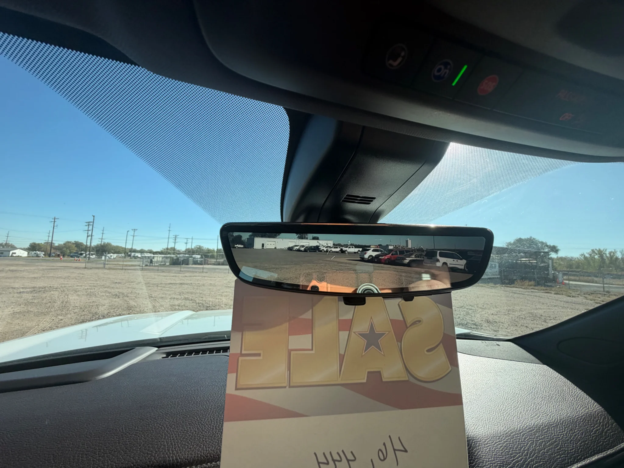 Used 2022 White Frost Tricoat GMC Denali image 29