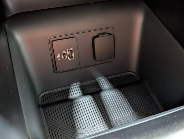 New 2026 Carbonized Gray Metallic Ford Active image 37
