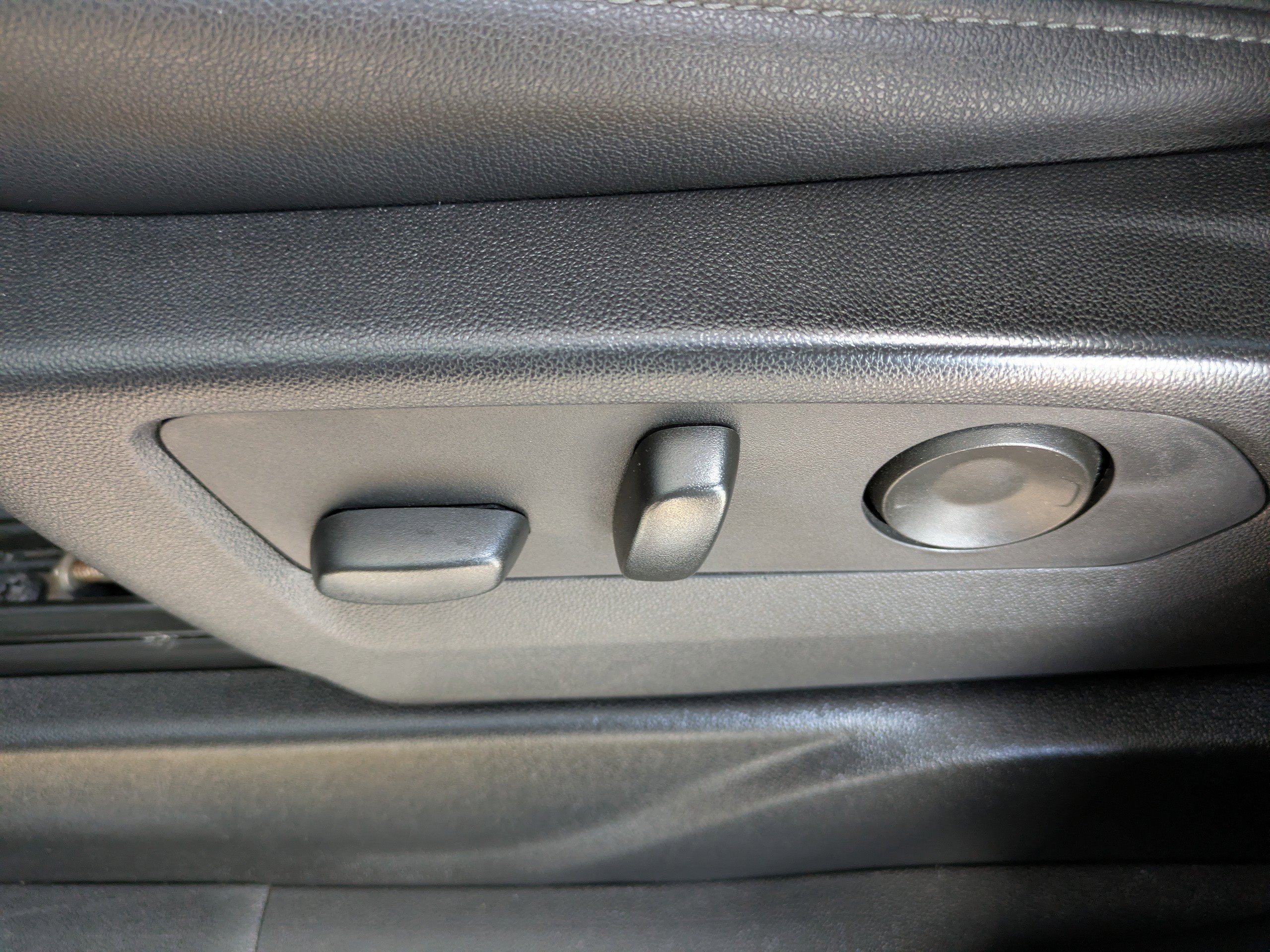 Used 2024 Midnight Blue Metallic Chevrolet LT image 22