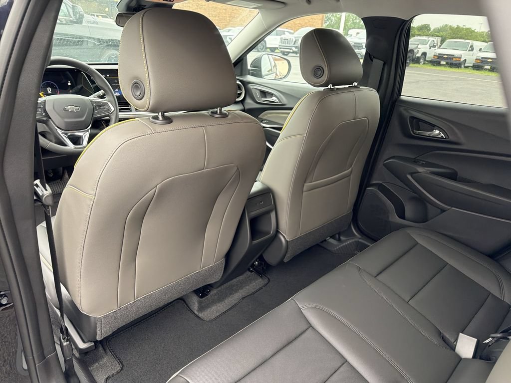 New 2026 Mosaic Black Metallic Chevrolet ACTIV image 9