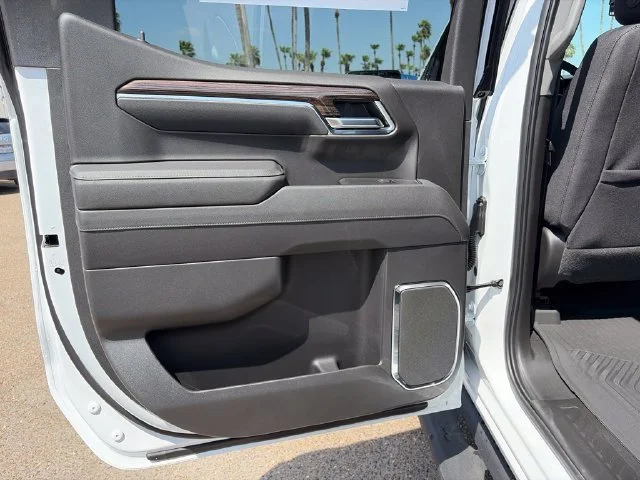 New 2026 Summit White Chevrolet LT Trail Boss image 19