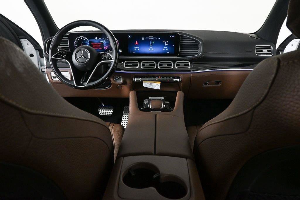 New 2026 MANUFAKTUR Moonlight White Metallic Mercedes-Benz GLS 450 image 55