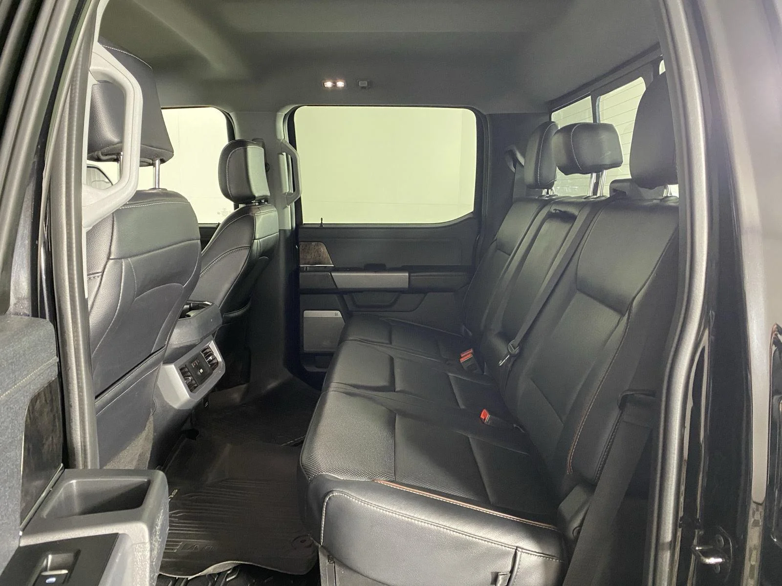 Used 2024 Agate Black Ford LARIAT image 22