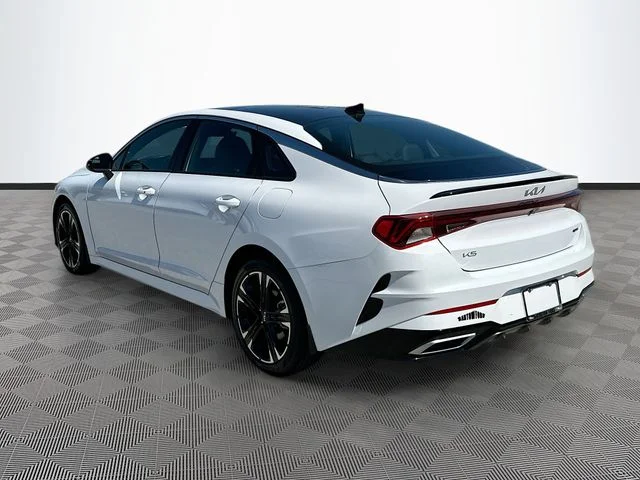 Used 2024 White Kia GT-Line image 5