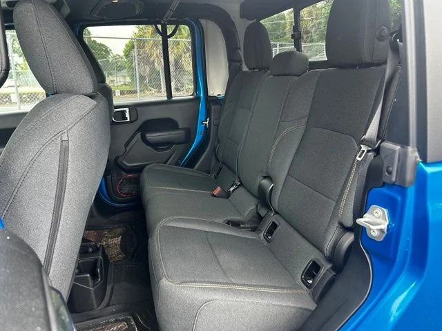 Used 2025 Blue Jeep Sport S image 17