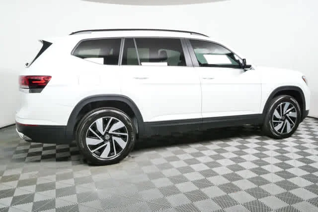 New 2026 Opal White Pearl Volkswagen 2.0T SE w/Technology image 2