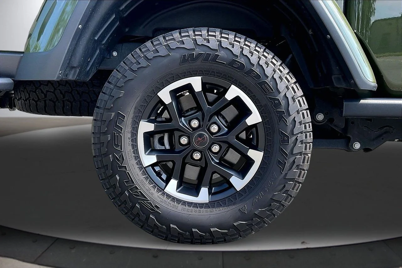 Used 2024 Green Jeep Rubicon image 38
