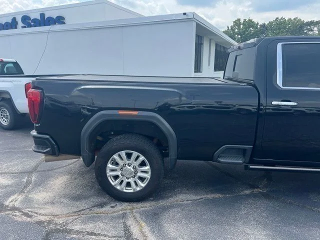 Used 2021 Black GMC Denali image 4
