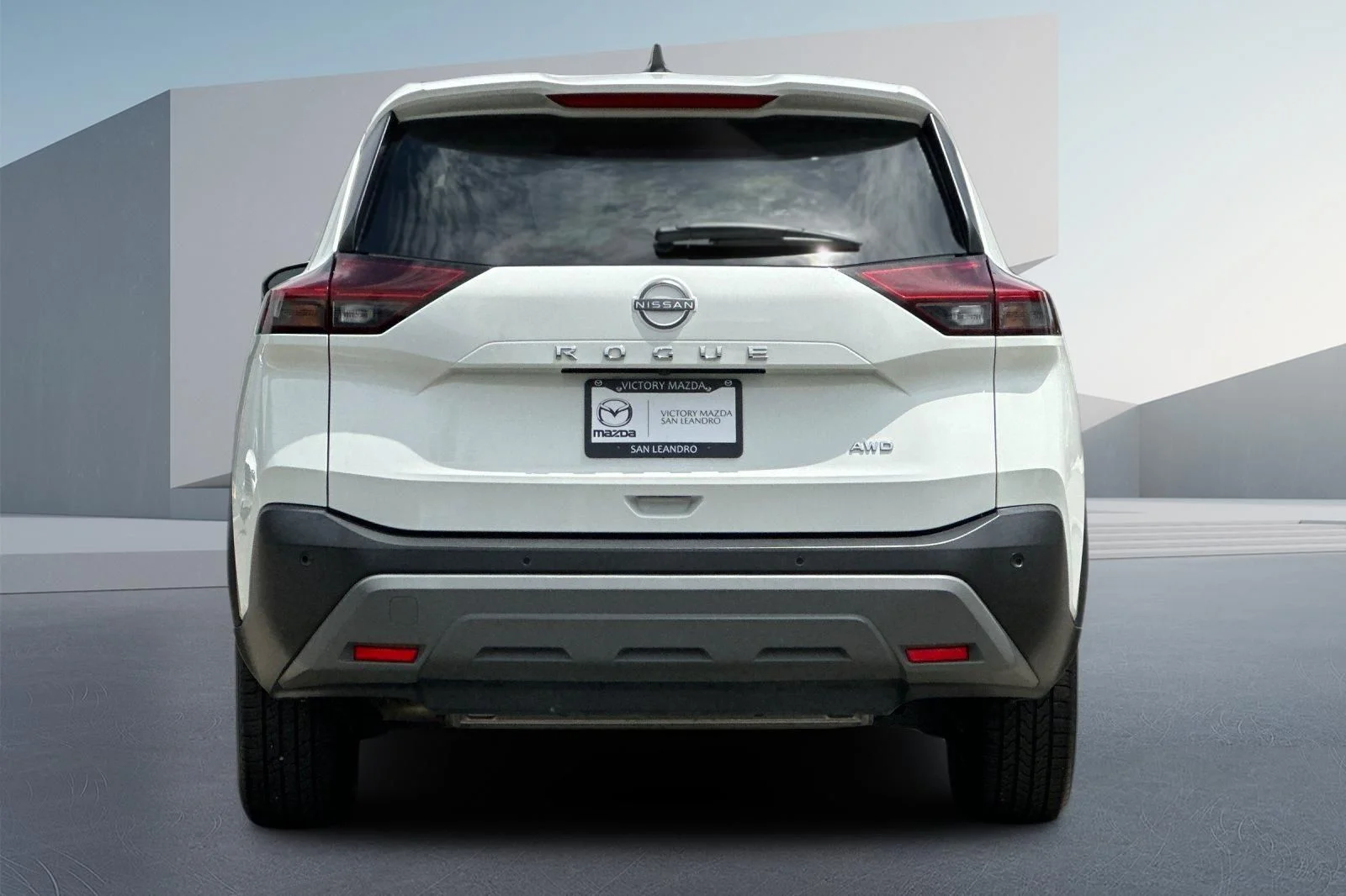 Used 2023 White Nissan S image 5