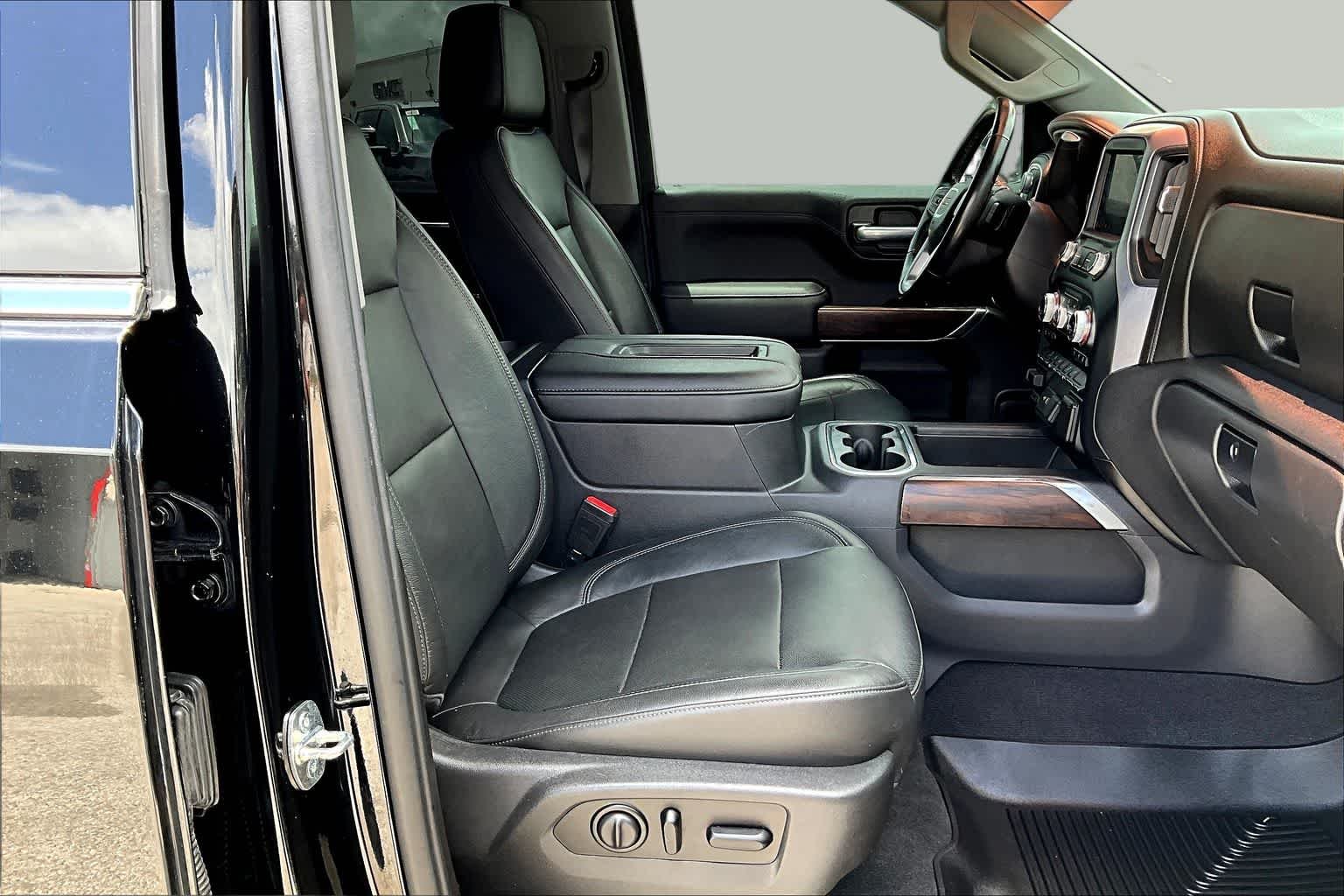 Used 2020 Onyx Black GMC SLT image 9