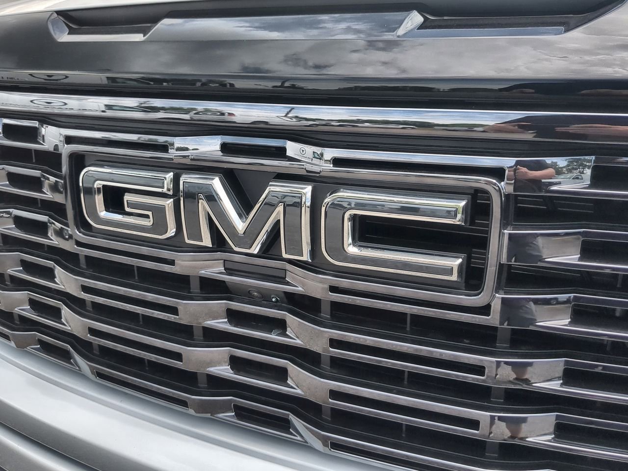 New 2026 Glacier White Tricoat GMC Denali Ultimate image 32