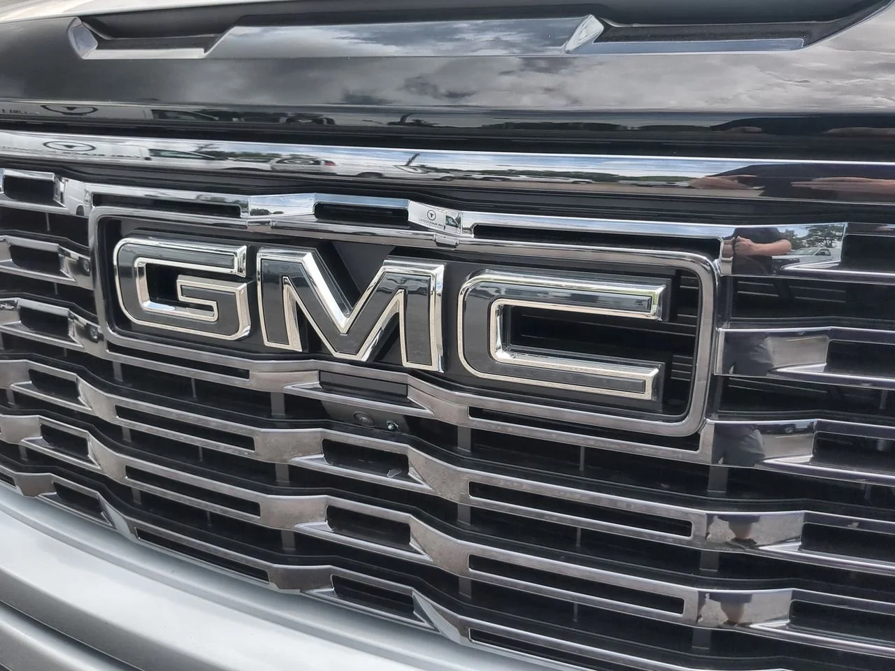 New 2026 Glacier White Tricoat GMC Denali Ultimate image 32