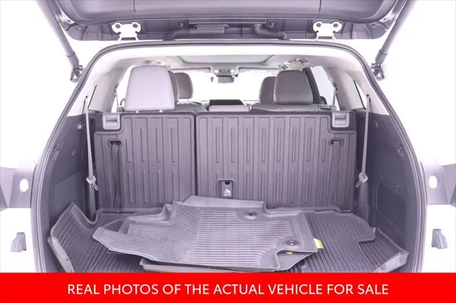 Certified Used 2026 PLATINUM WHITE PEARL MC. Toyota  image 13