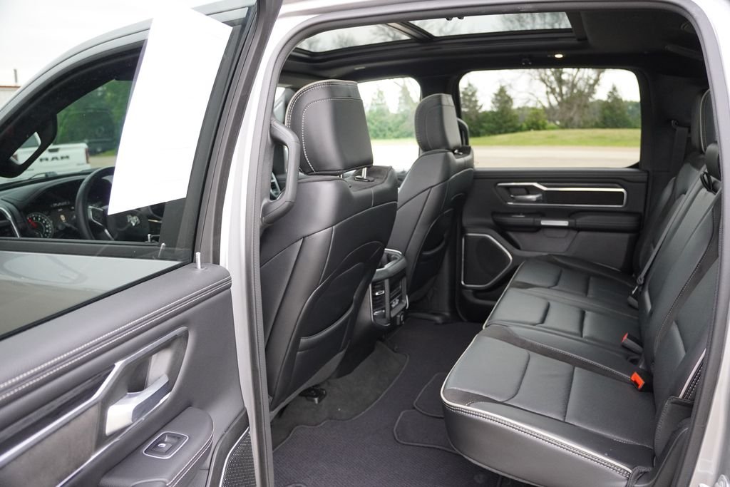 Used 2023 Silver Ram Laramie image 17