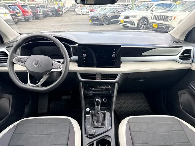New 2026 Platinum Gray Metallic Volkswagen SE image 12