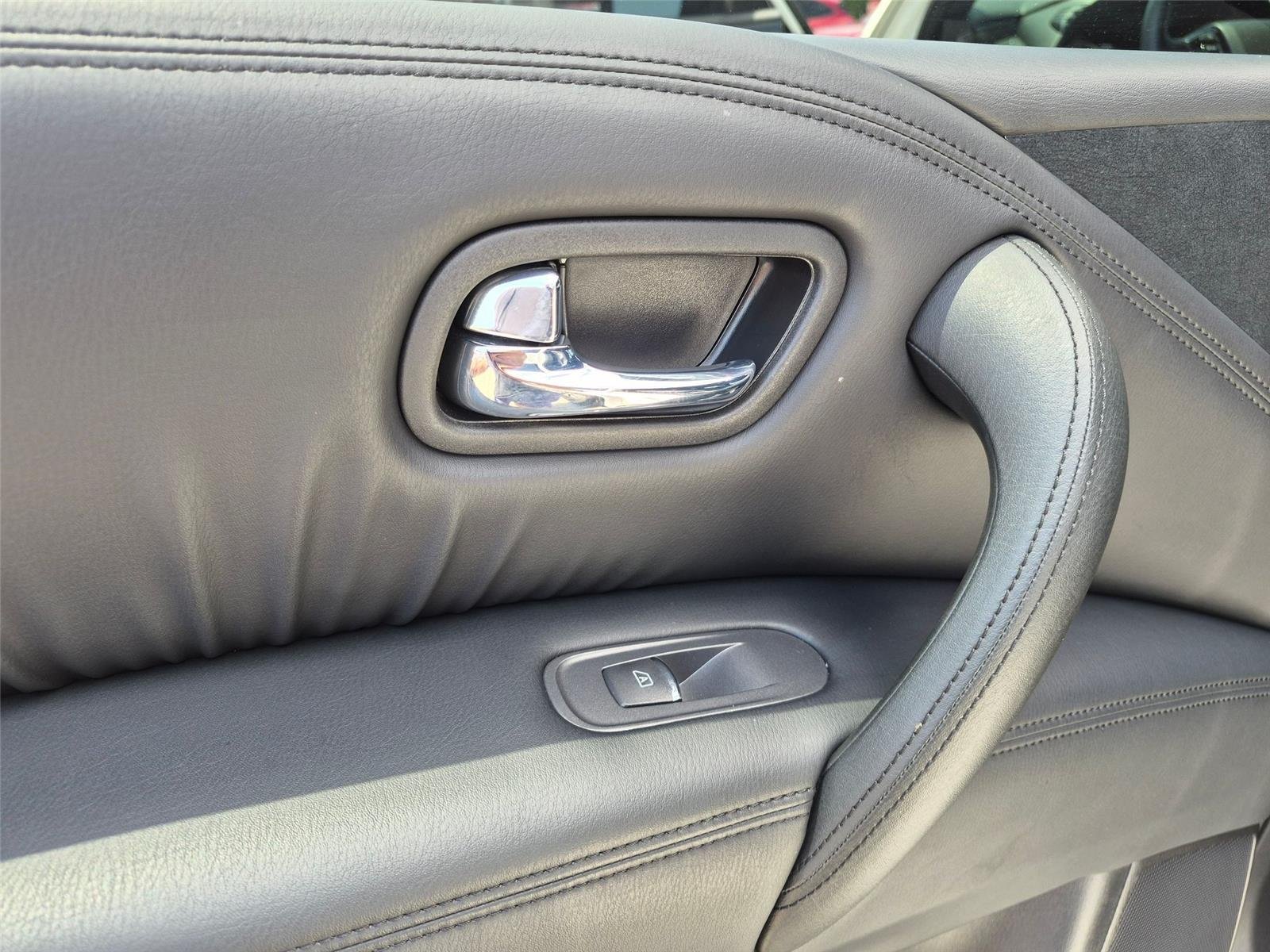 Used 2024 Aspen White Tricoat Nissan SL image 26