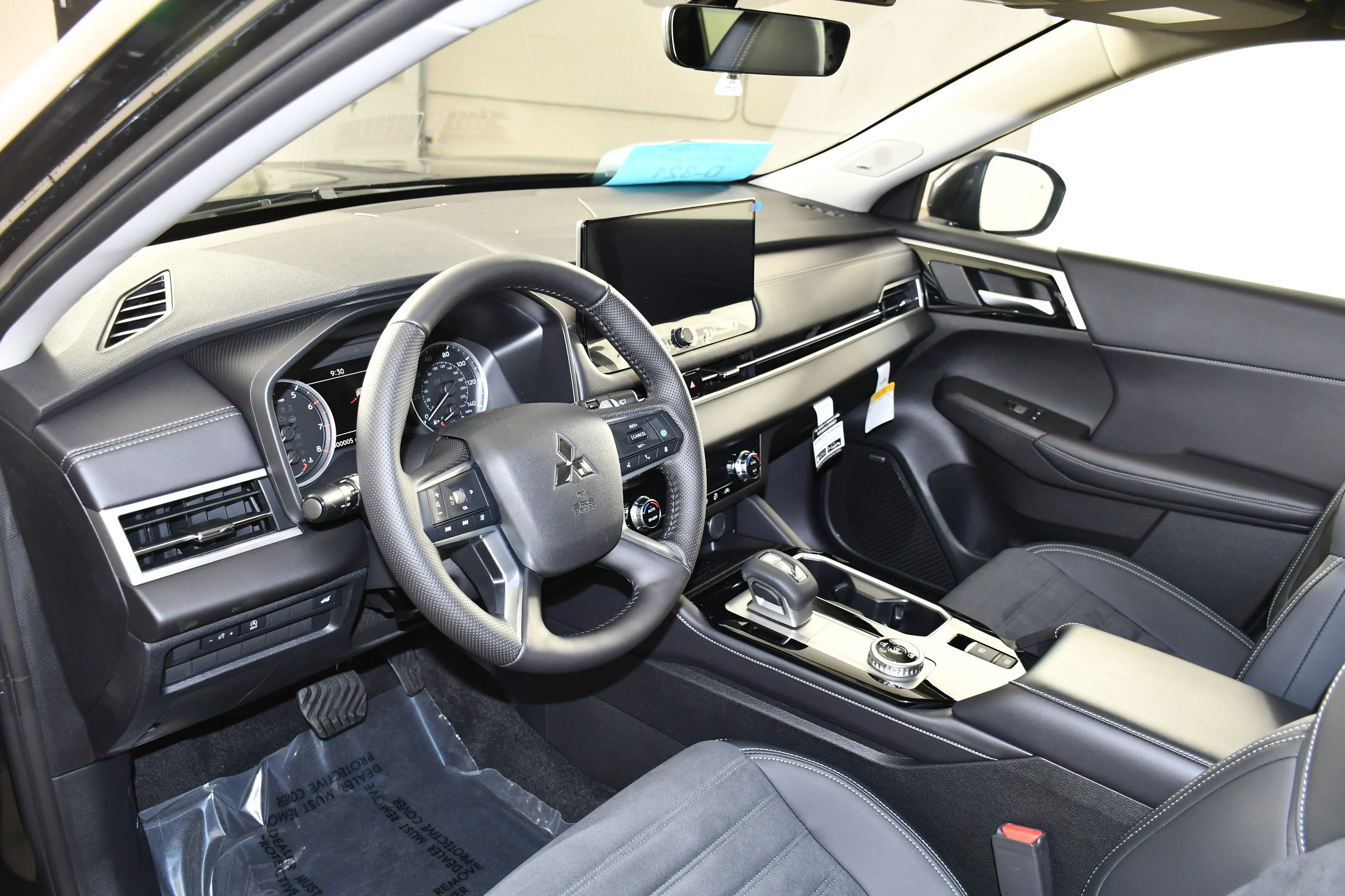 New 2026 Black Diamond Mitsubishi SE image 2