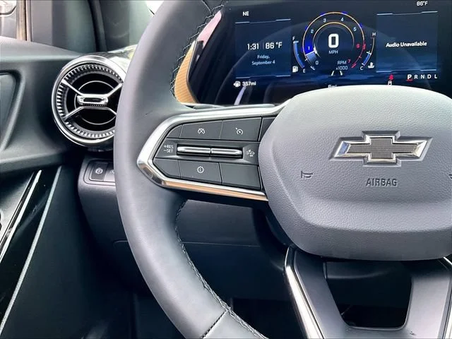 New 2027 Mosaic Black Metallic Chevrolet ACTIV image 19