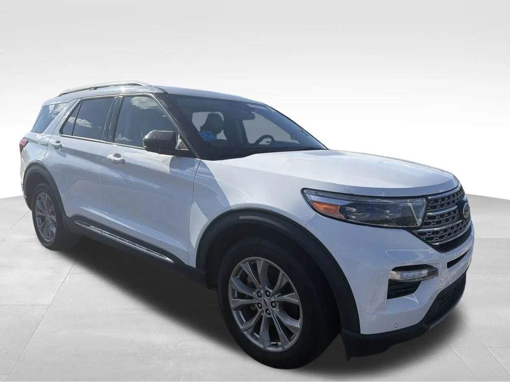 Used 2023 White Ford Limited image 24