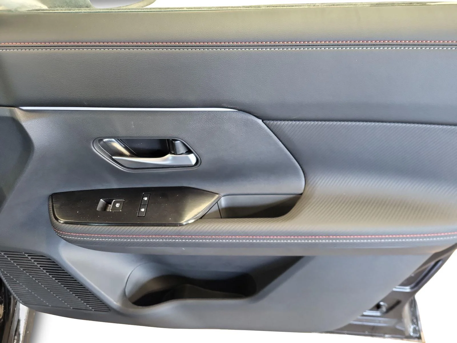 2026 Nissan KICKS SR AWD - Photo 25