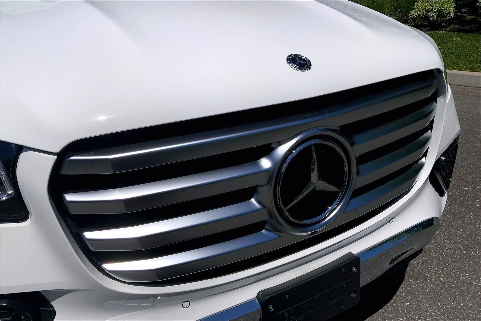 Used 2025 Polar White Mercedes-Benz GLS 450 image 30