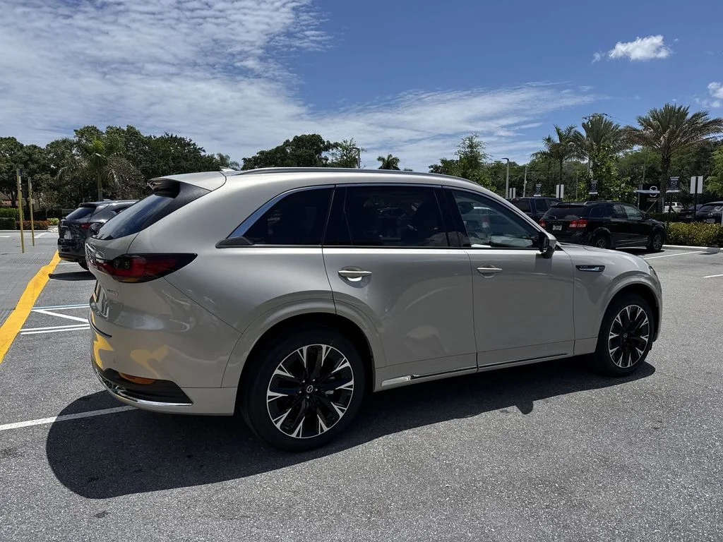 New 2026 Platinum Quartz Metallic Mazda 3.3 Turbo S Premium Plus AWD image 4