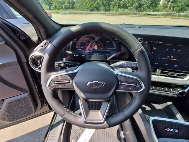 New 2027 Mosaic Black Metallic Chevrolet LT image 11