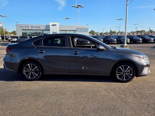 Used 2022 Gray Kia LXS image 8