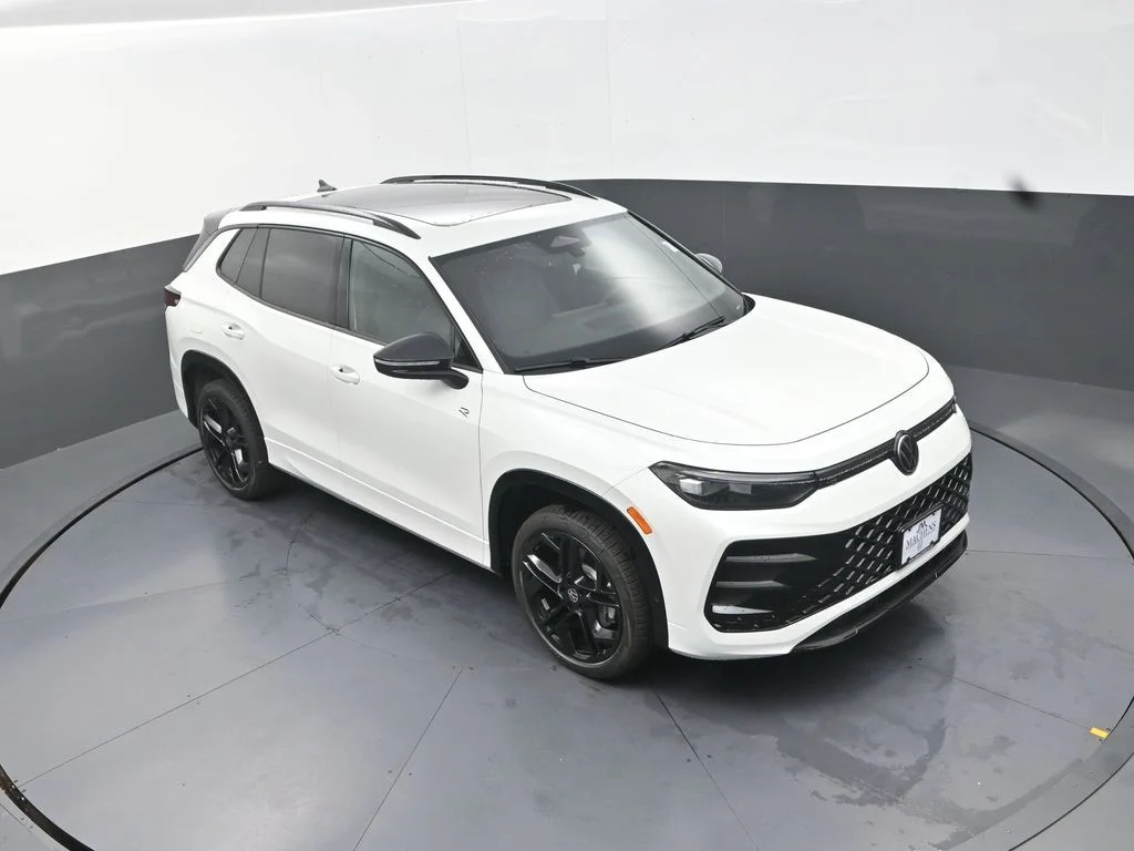 New 2026 White Volkswagen 2.0T SE R-Line Black image 14
