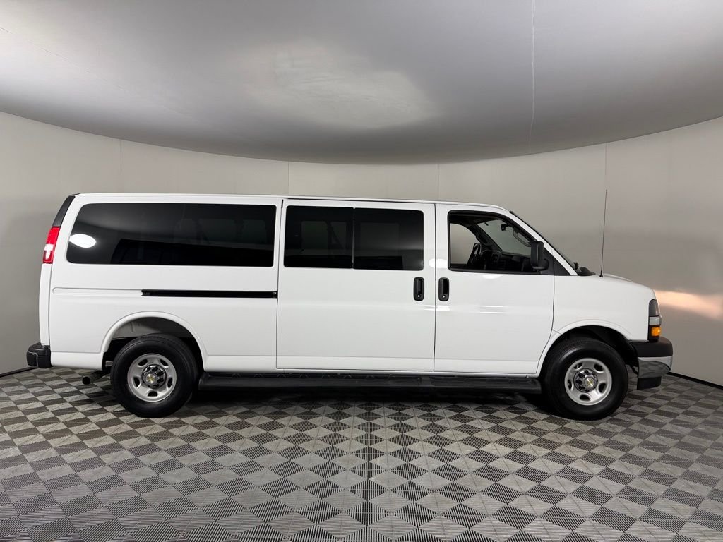 Used 2025 White Chevrolet LT Passenger image 5