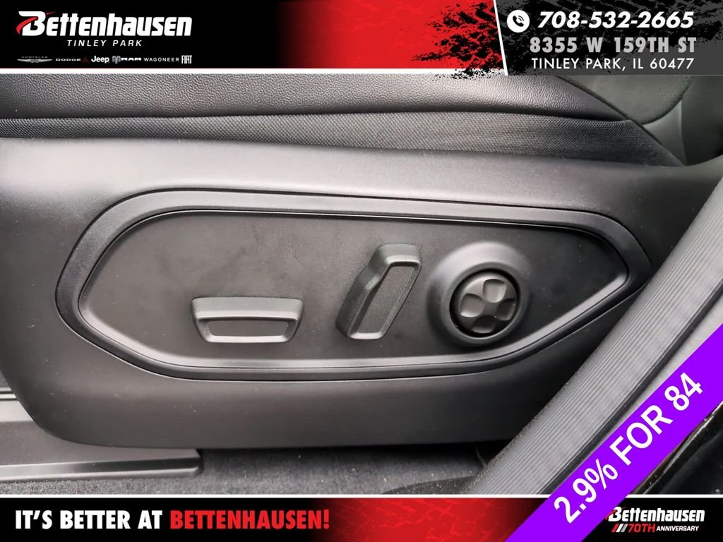 New 2026 Diamond Black Crystal Pearlcoat Jeep Altitude image 24