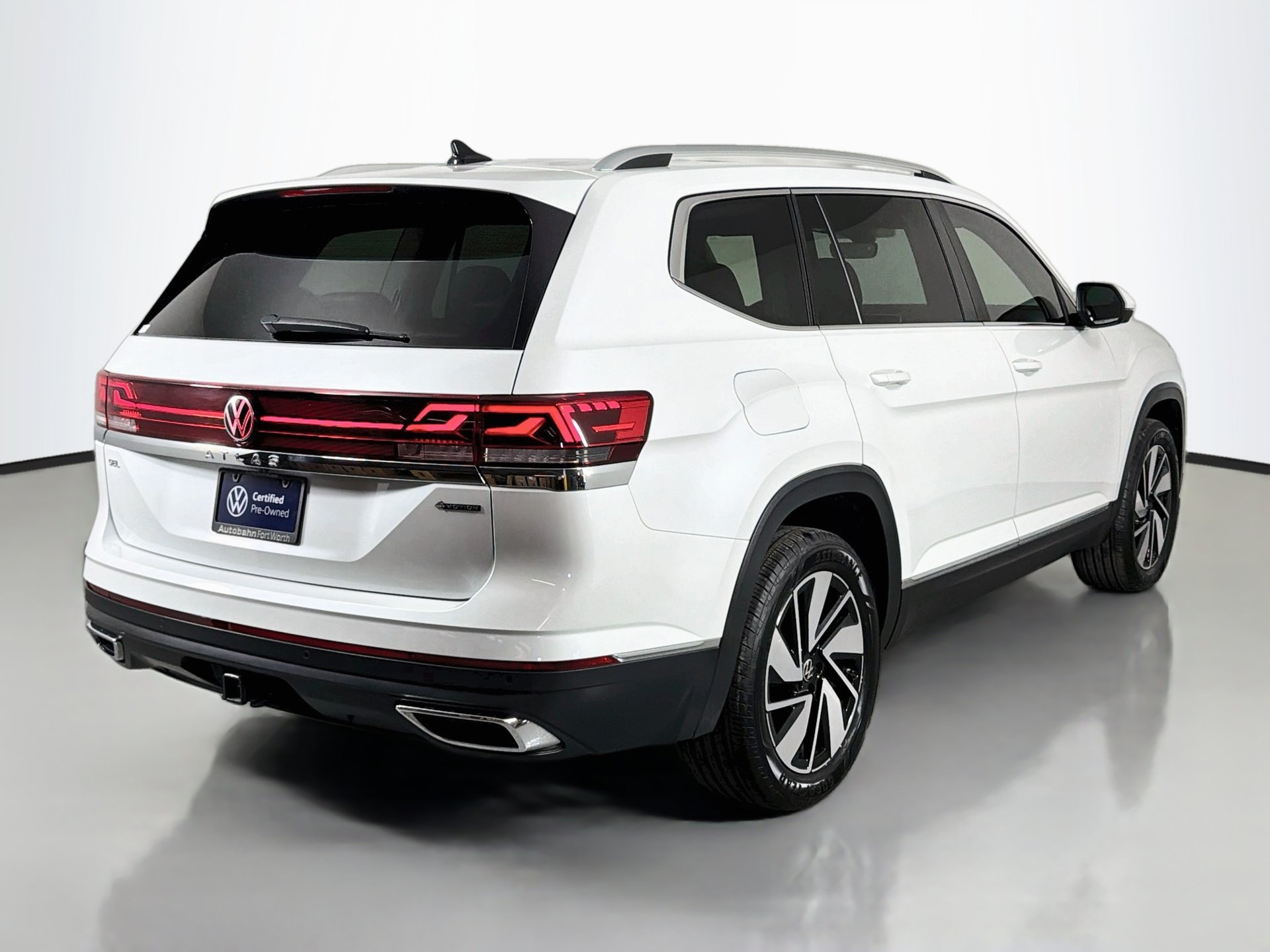 Certified Used 2025 White Volkswagen 2.0T SEL image 5