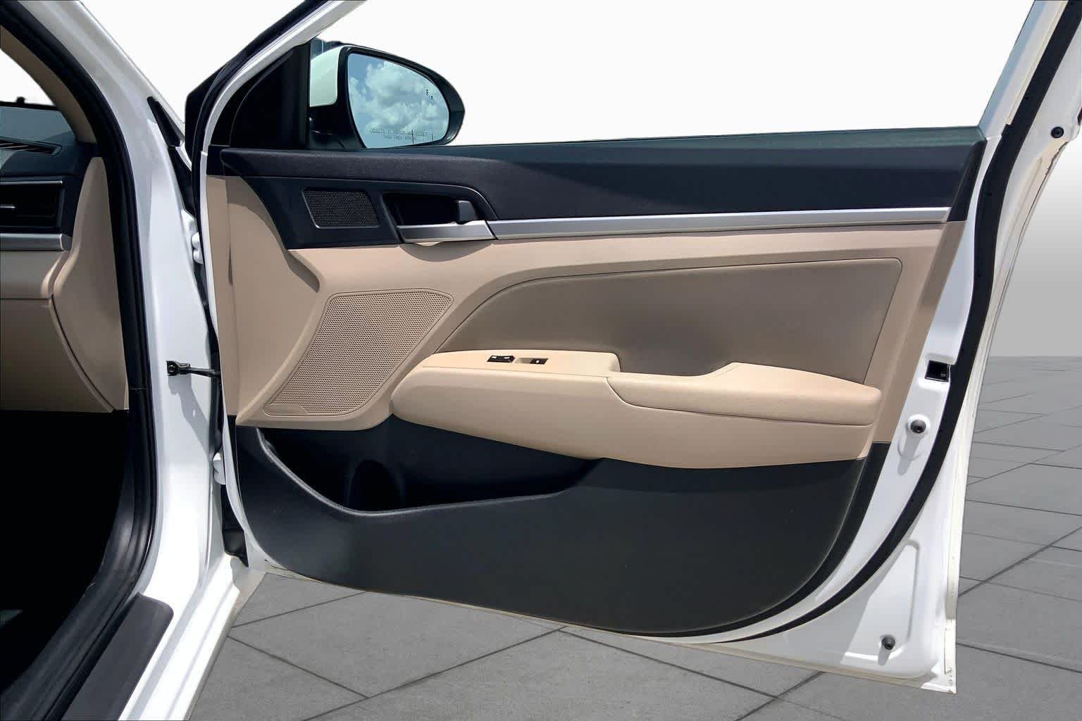 Used 2020 Quartz White Pearl Hyundai SEL image 22
