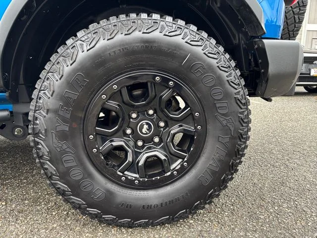 Used 2023 Velocity Blue Metallic Ford Wildtrak image 23