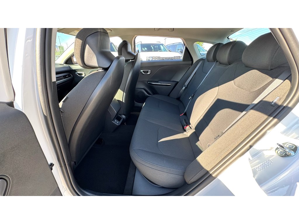 New 2026 Snow White Pearl Kia LX image 23