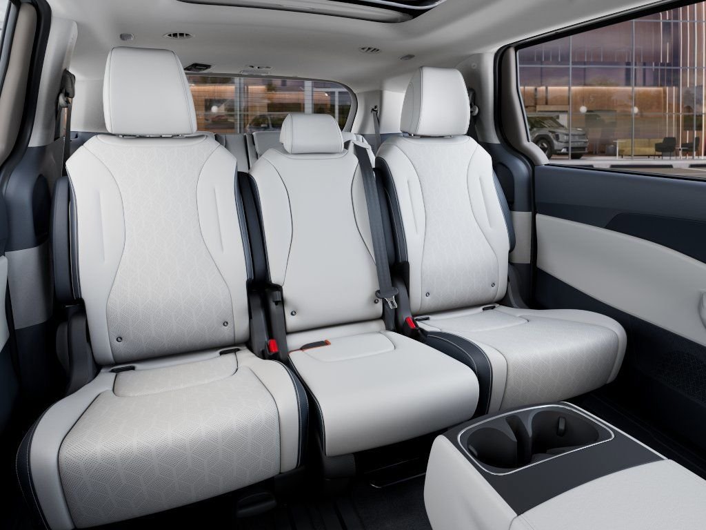 New 2026 Ceramic Silver Kia SX image 16