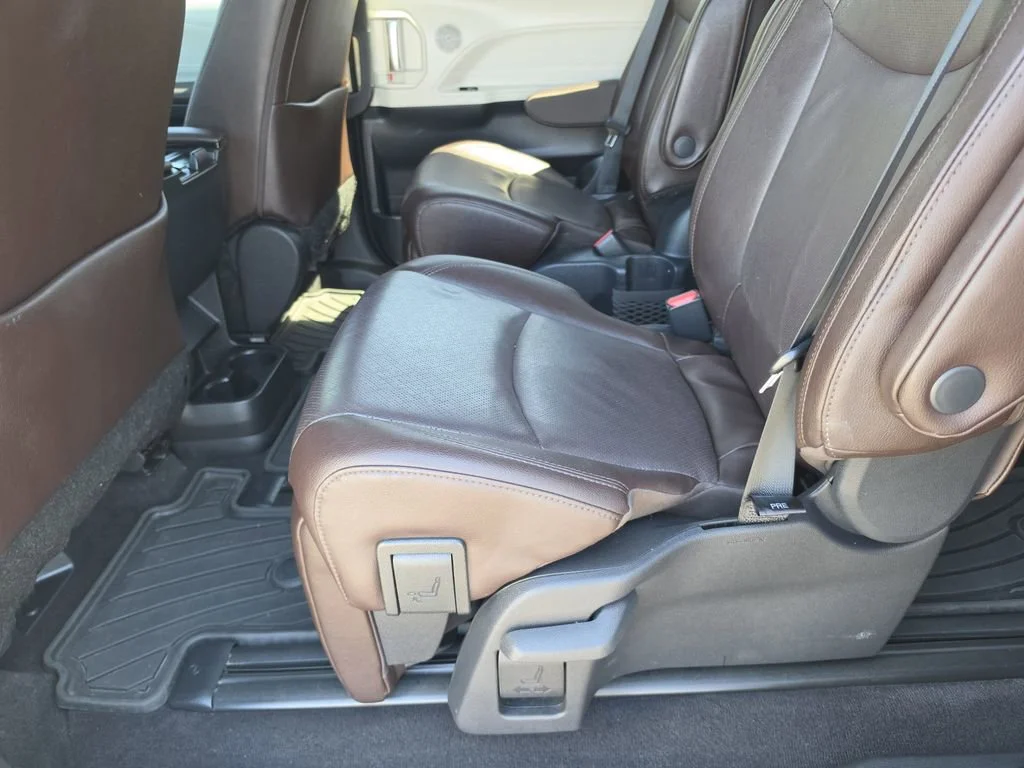 Used 2023  Toyota Platinum image 12