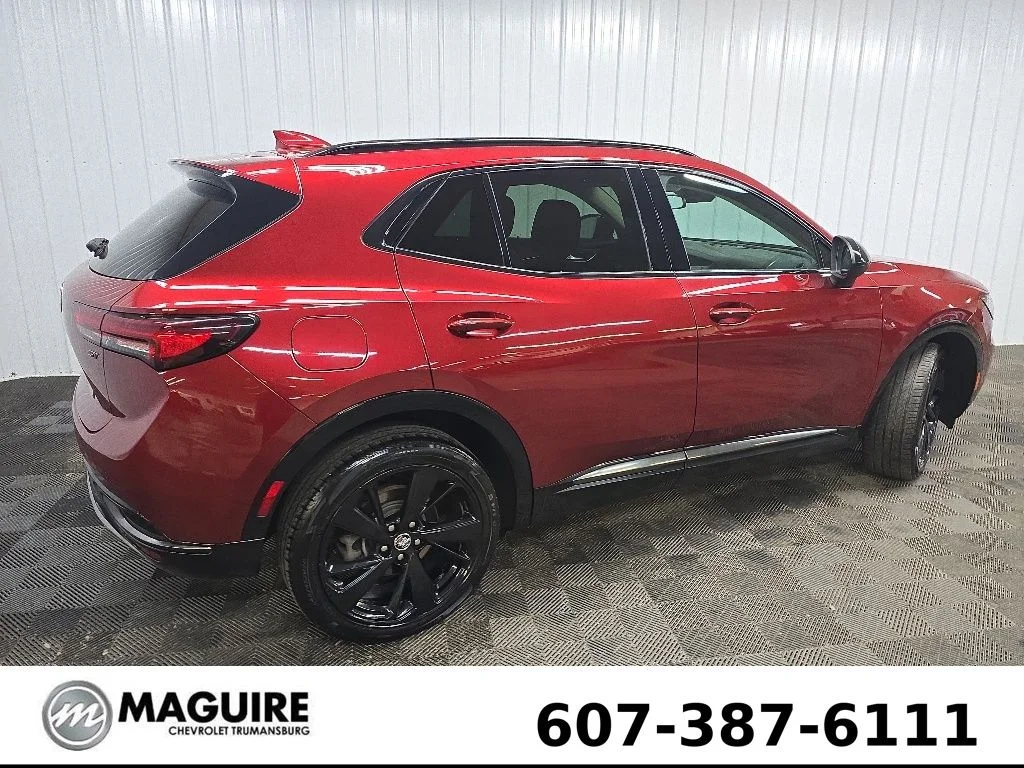 Used 2022 Red Buick Essence image 3