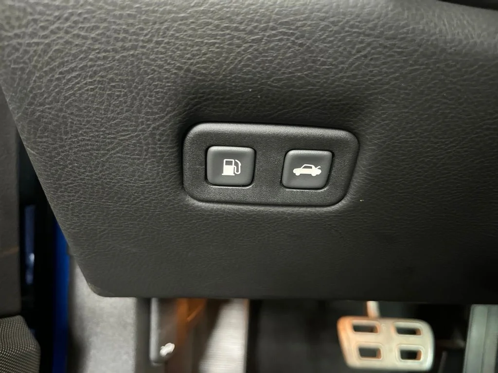 Used 2007 Blue Chevrolet Base image 5