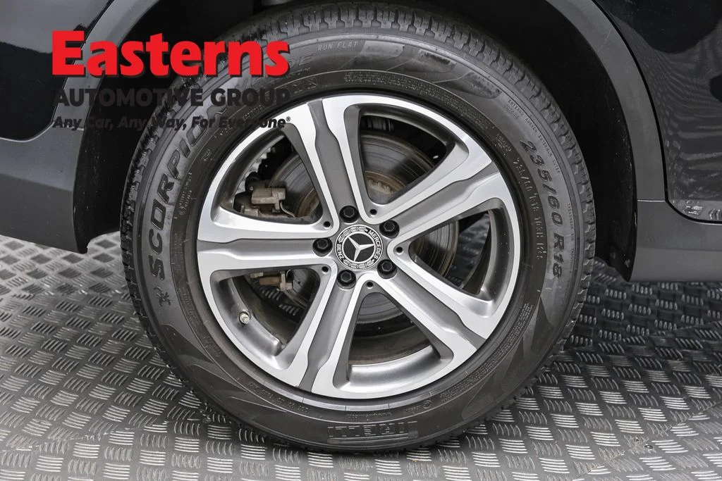 Used 2018 Black Mercedes-Benz GLC 300 image 31
