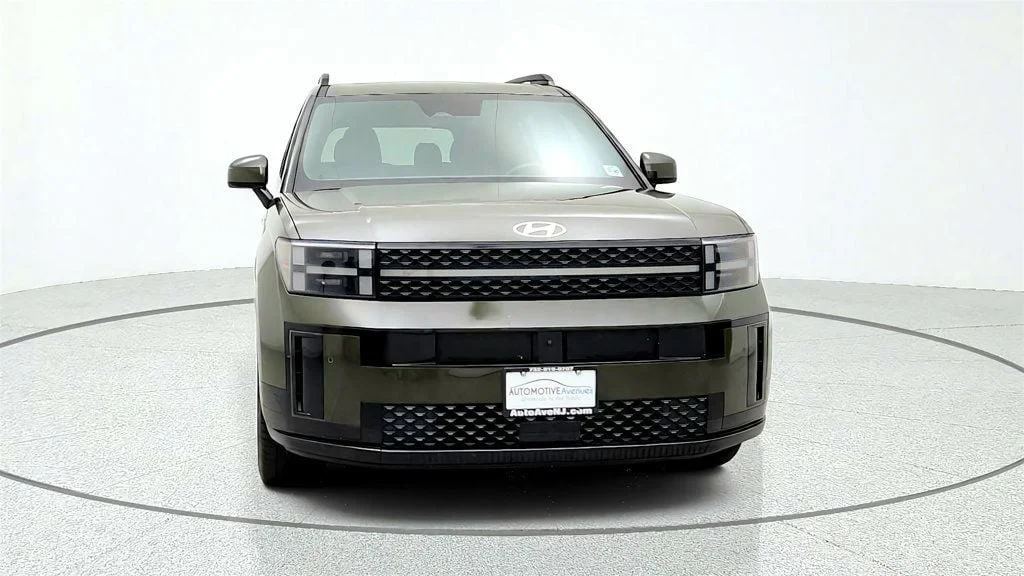Used 2024 Rockwood Green Hyundai Calligraphy AWD image 2