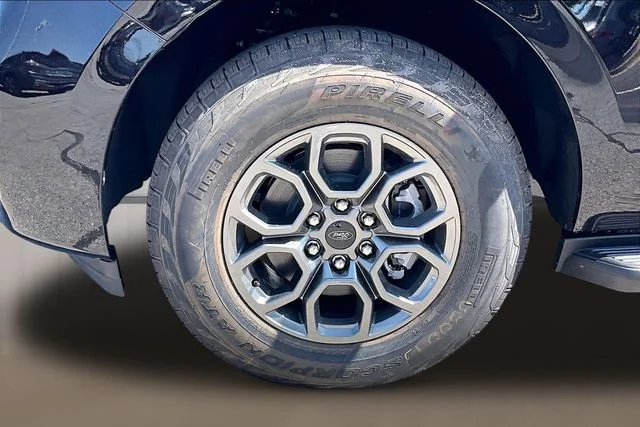 New 2027 Black Ford Active image 11