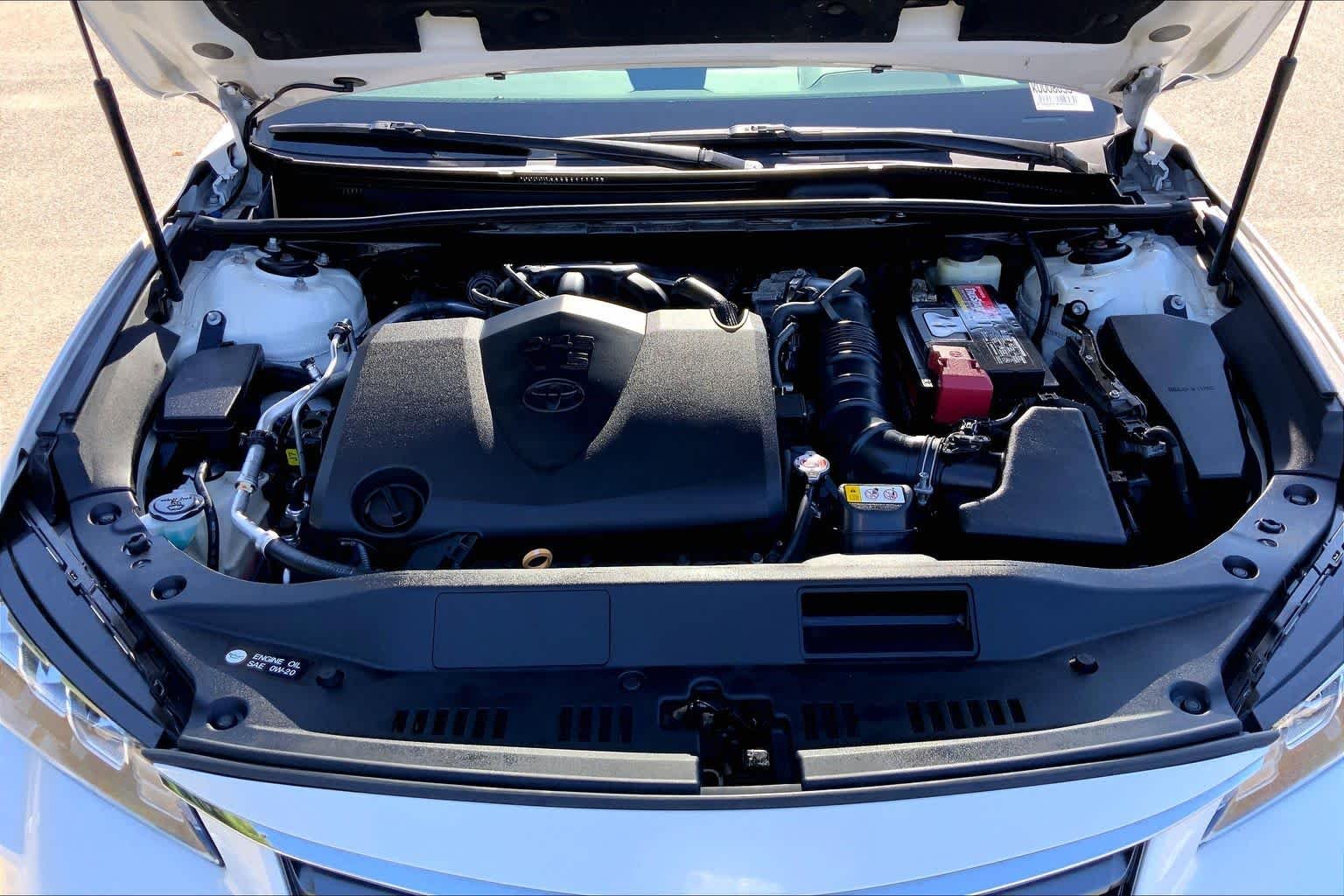 Used 2019 Wind Chill Pearl Toyota XLE image 32